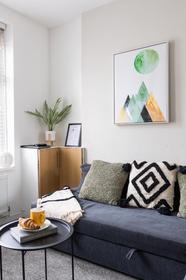Levi Suite By Koya Homes - 3-Bedroom Home, Downtown Cardiff, Free Parking Exterior photo